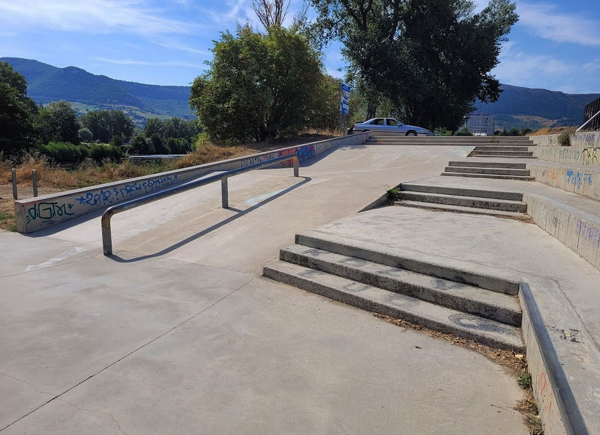 Walter Fabre Skatepark Millau Skate Spot 3/5