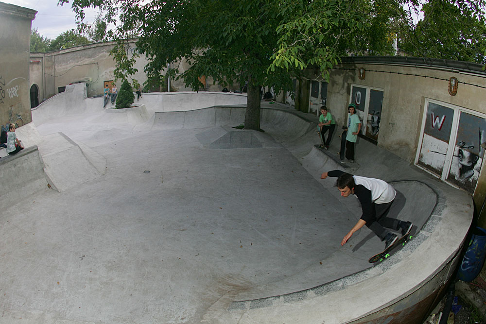 Mellowpark Bowl Do It Yourself Berlin Skate Spot 5/5