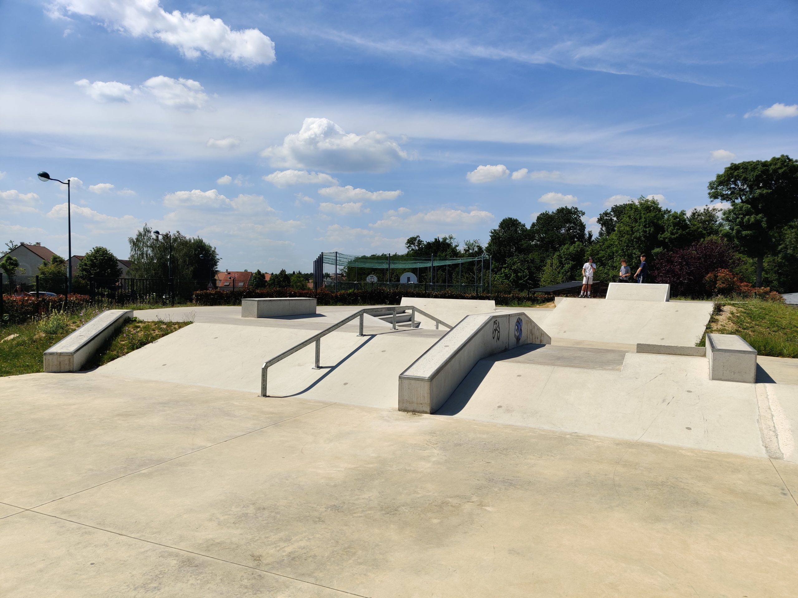 École Tabarly Skatepark Magny le Hongre Skate Spot 3/5