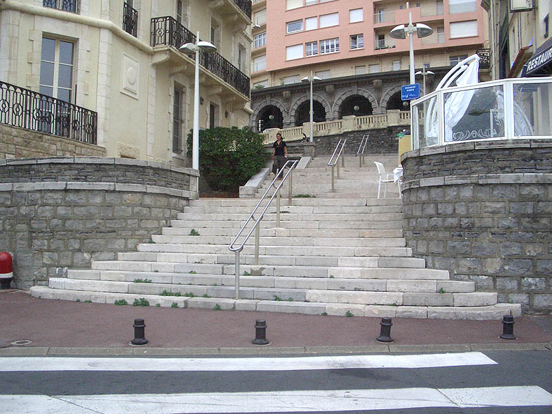 La Grande Plage Spot Street Biarritz Skate Spot 3/5