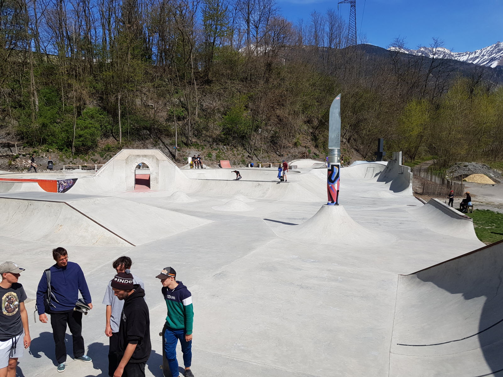 Le Versus Do It Yourself Saint-Jean-de-Maurienne Skate Spot 5/5