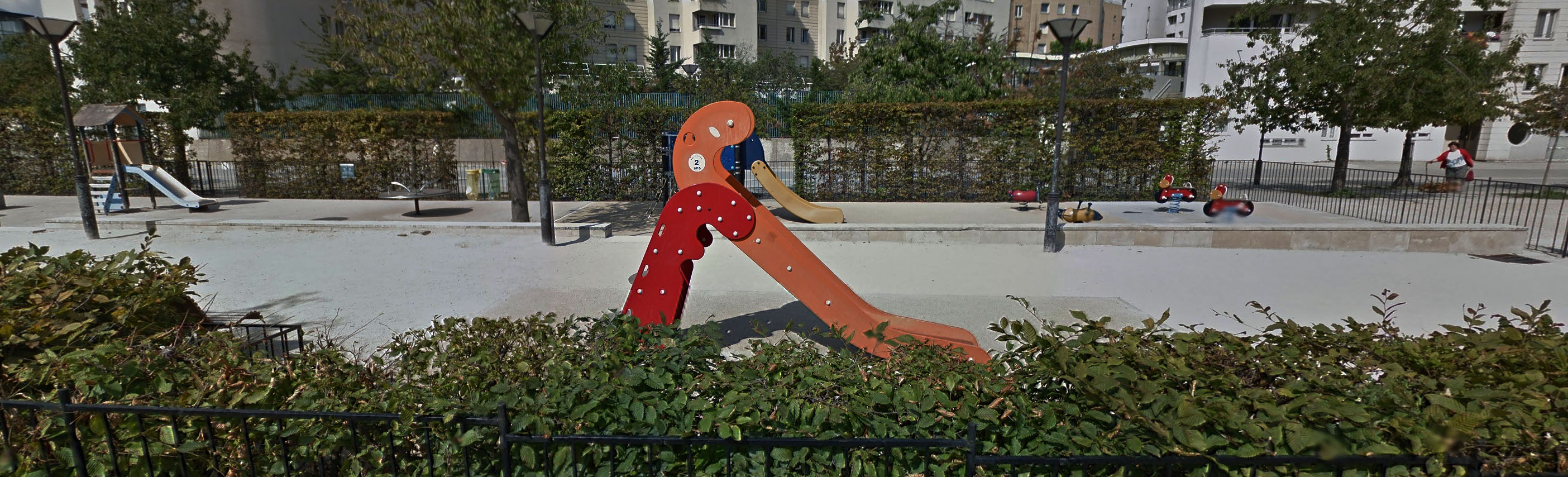 Square Caroline Aigle Spot Street Paris Skate Spot 3/5