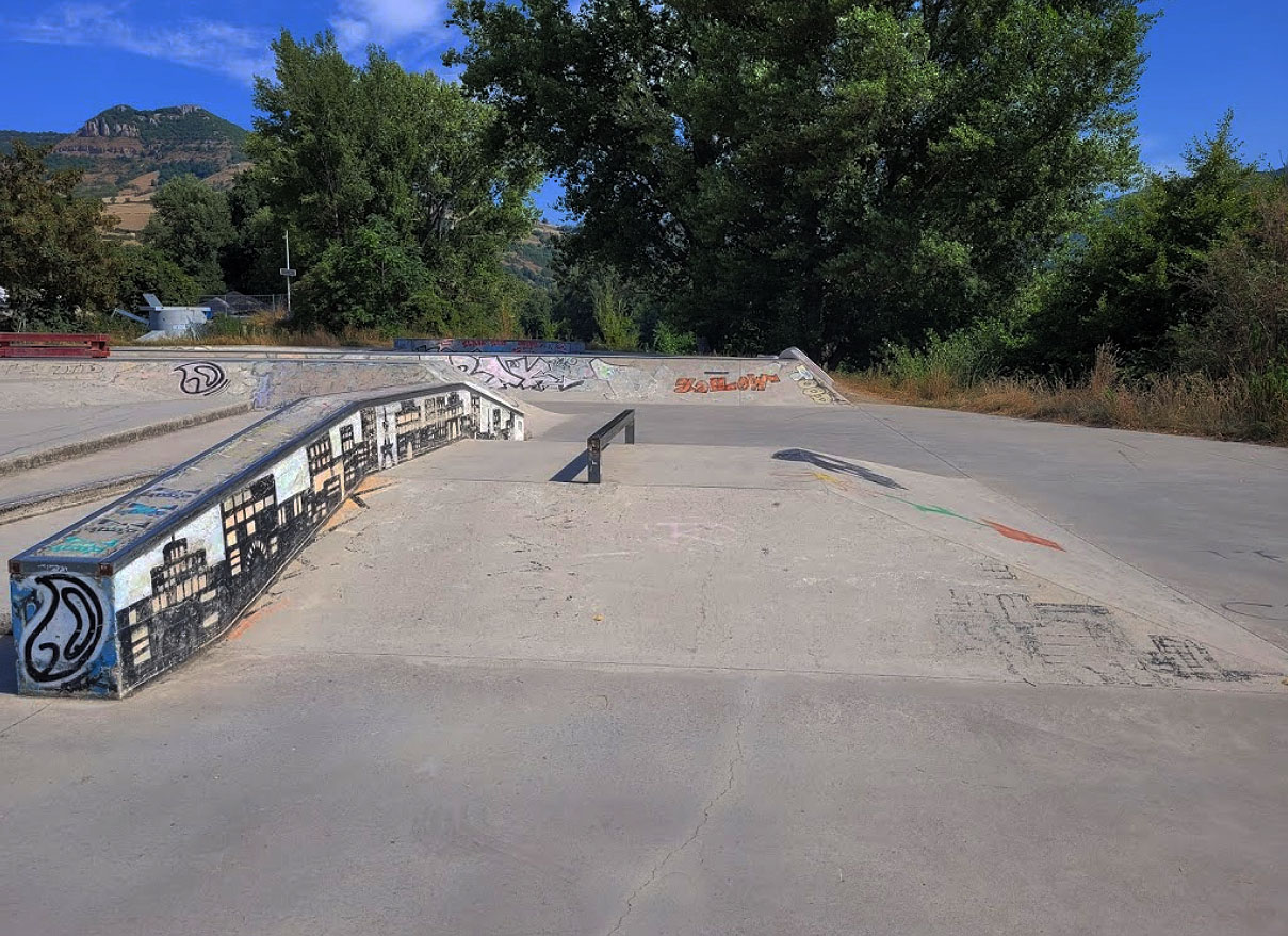 Walter Fabre Skatepark Millau Skate Spot 3/5