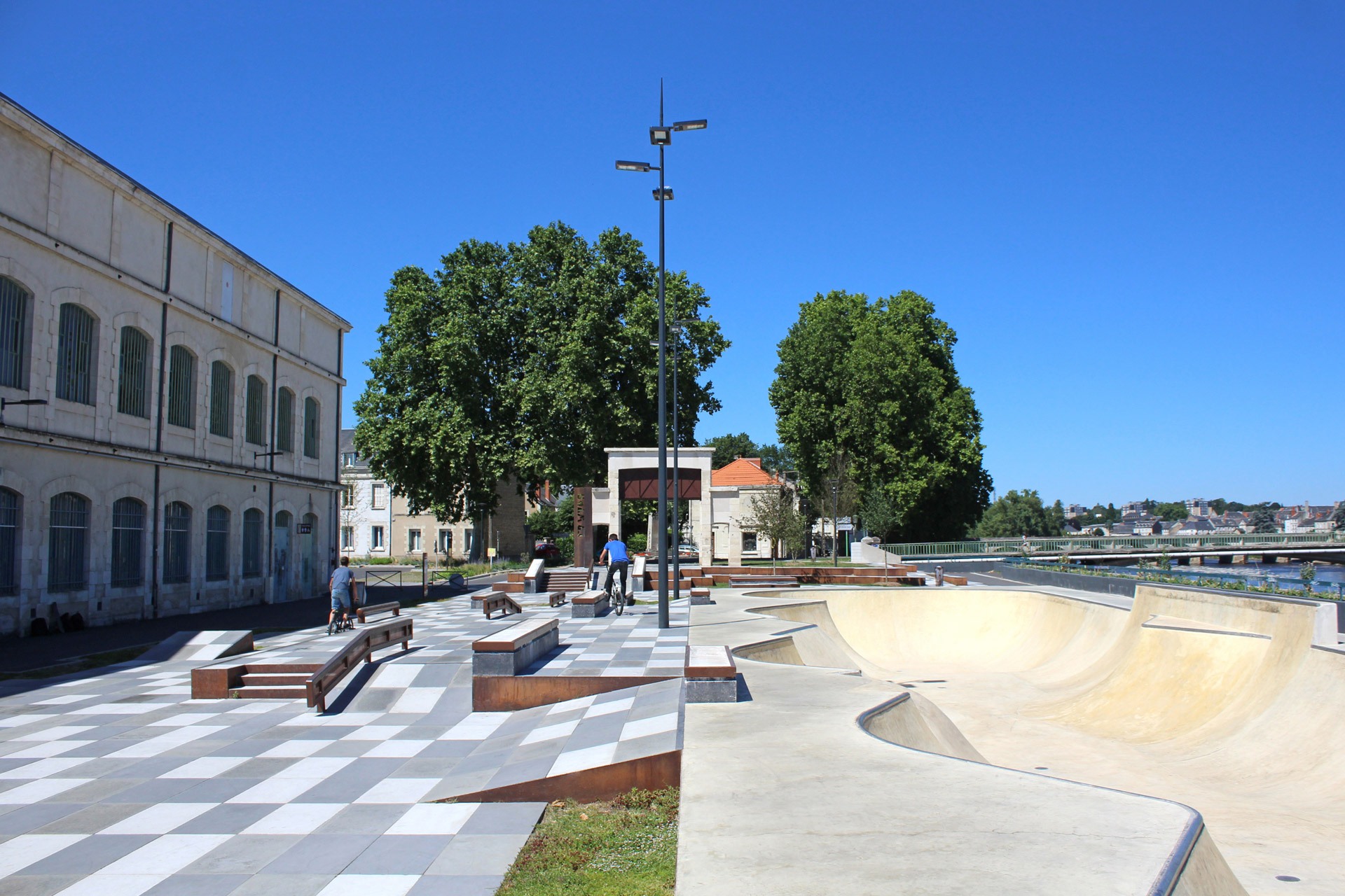 La Manu Skatepark Châtellerault Skate Spot 5/5