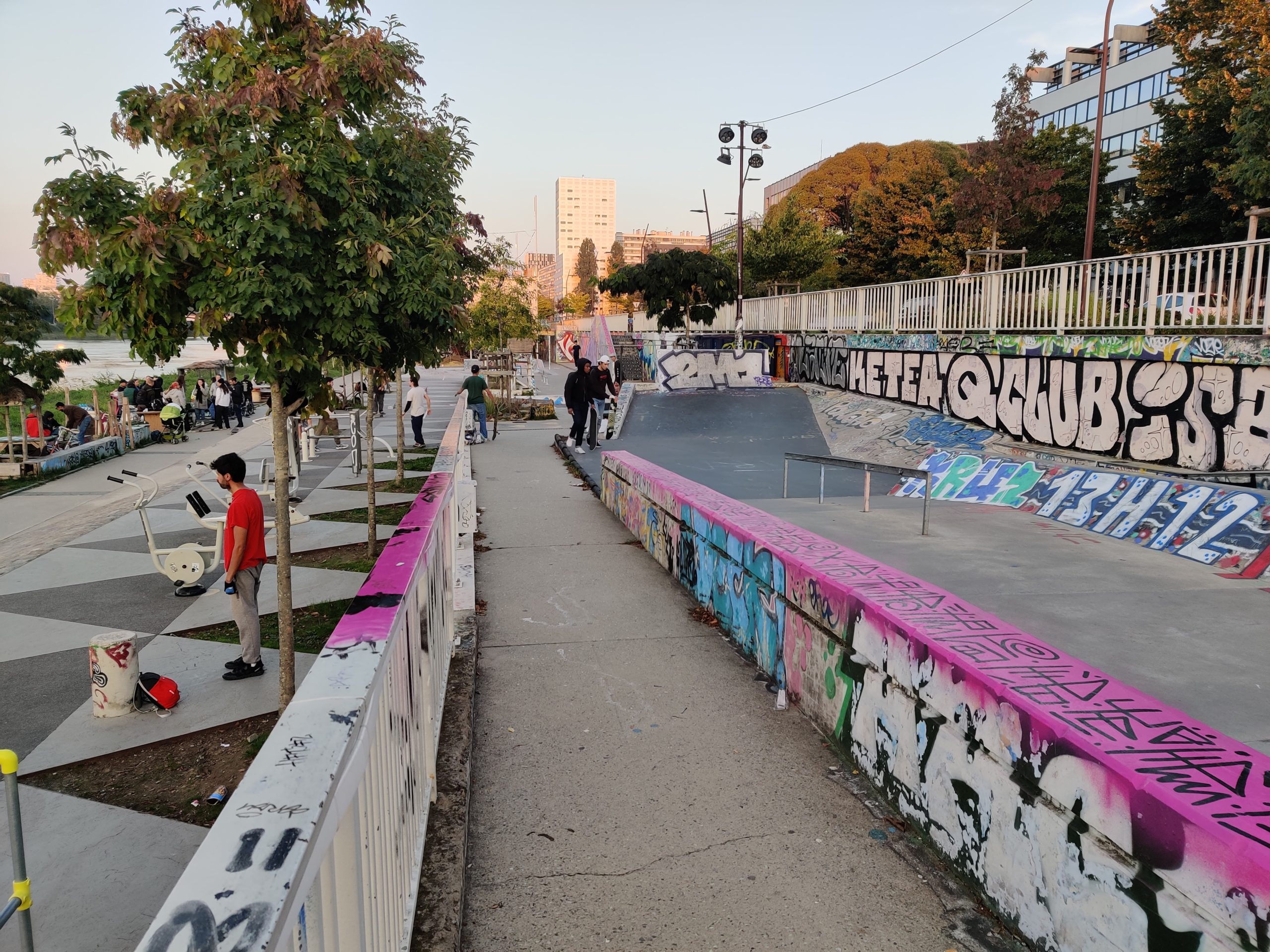 Quai Doumergue Skatepark Nantes Skate Spot 4/5