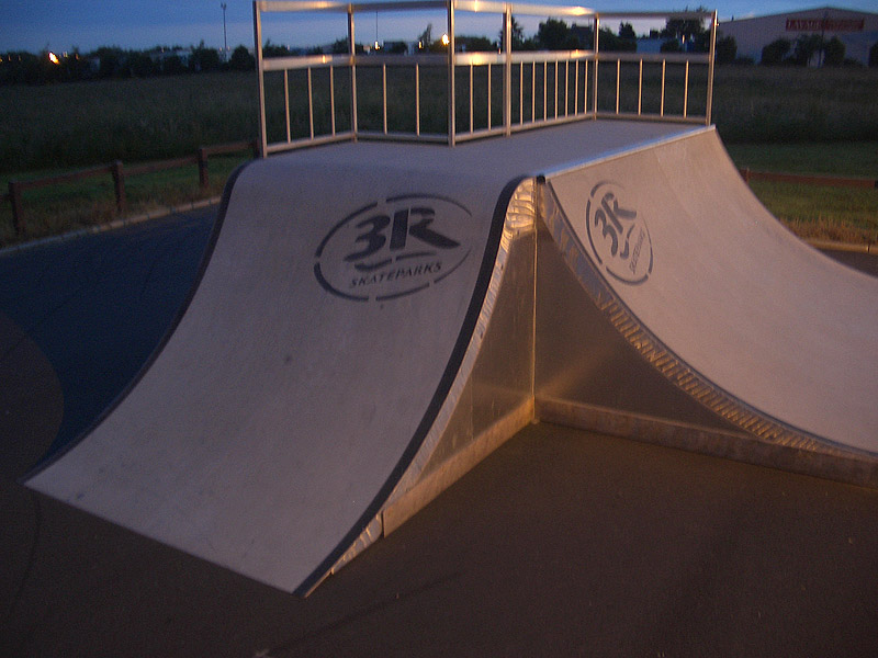 La Chapelle Basse Mer Skatepark Divatte sur Loire Skate Spot 3/5