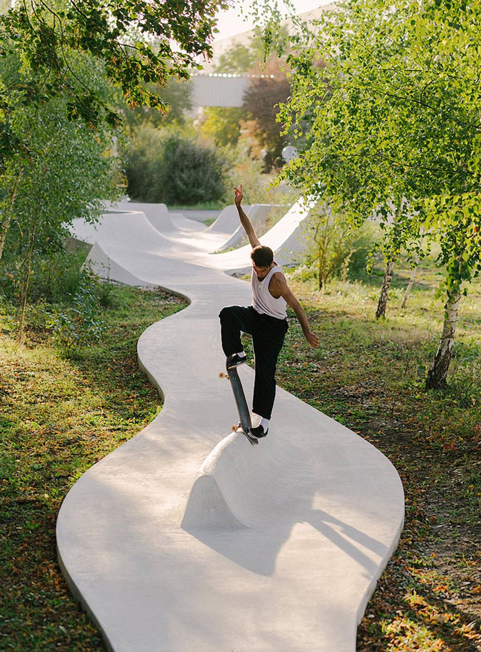 Galleria Continua Art Boissy le Châtel Skate Spot 5/5