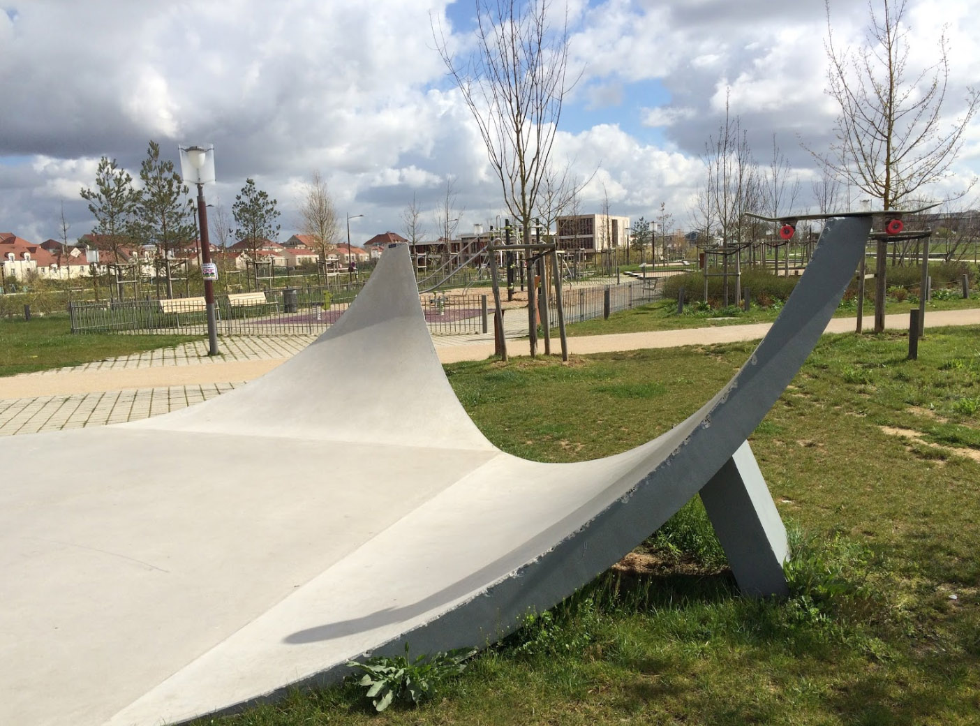 La Vipère Skatepark Bussy Saint Georges Skate Spot 3/5