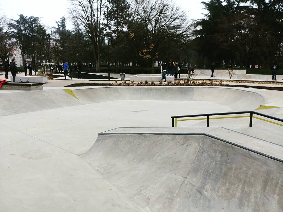 Plaine des Sports Skatepark Dijon Skate Spot 4/5