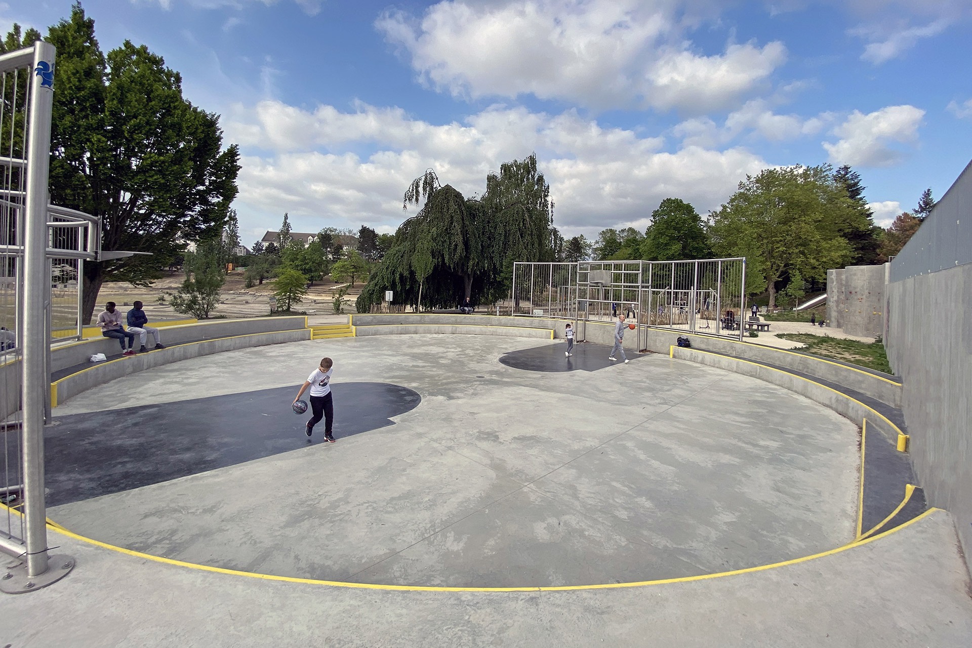 Mont d' Est Skatepark Noisy le Grand Skate Spot 4/5