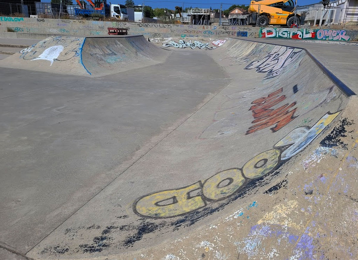 Walter Fabre Skatepark Millau Skate Spot 3/5