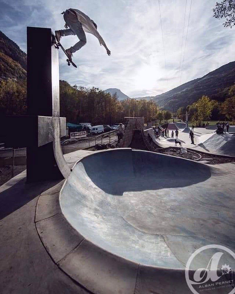 Le Versus Do It Yourself Saint-Jean-de-Maurienne Skate Spot 5/5